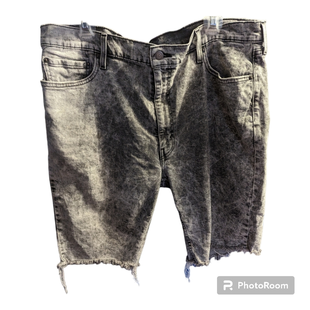 Levis Men's size 42 jean shorts